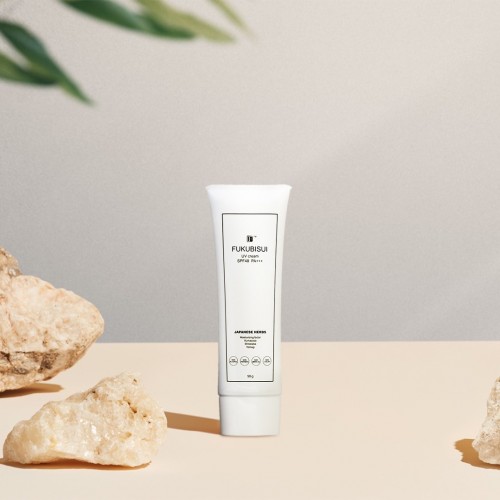 夏肌を応援するアイテム②「UVクリーム」