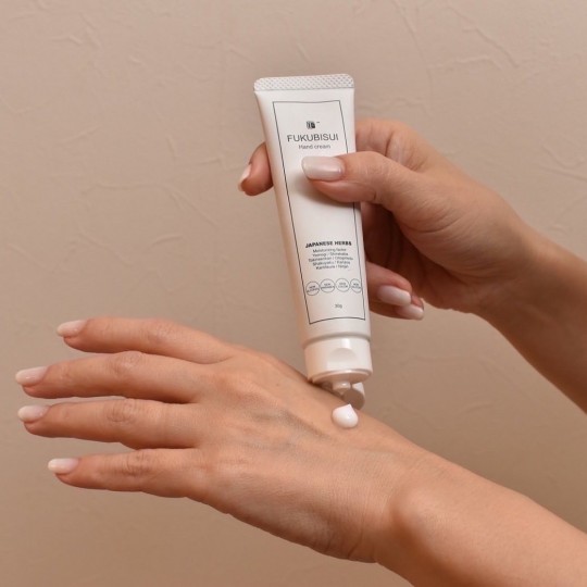 FUKUBISUIハンドケアでうるおい指先美人に♪