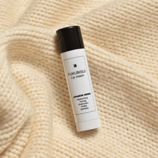 忘れがちなのが唇のケアに