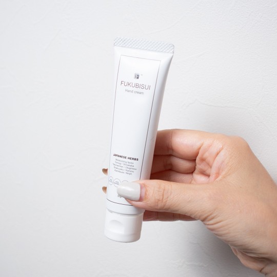 乾燥する冬のハンドケア